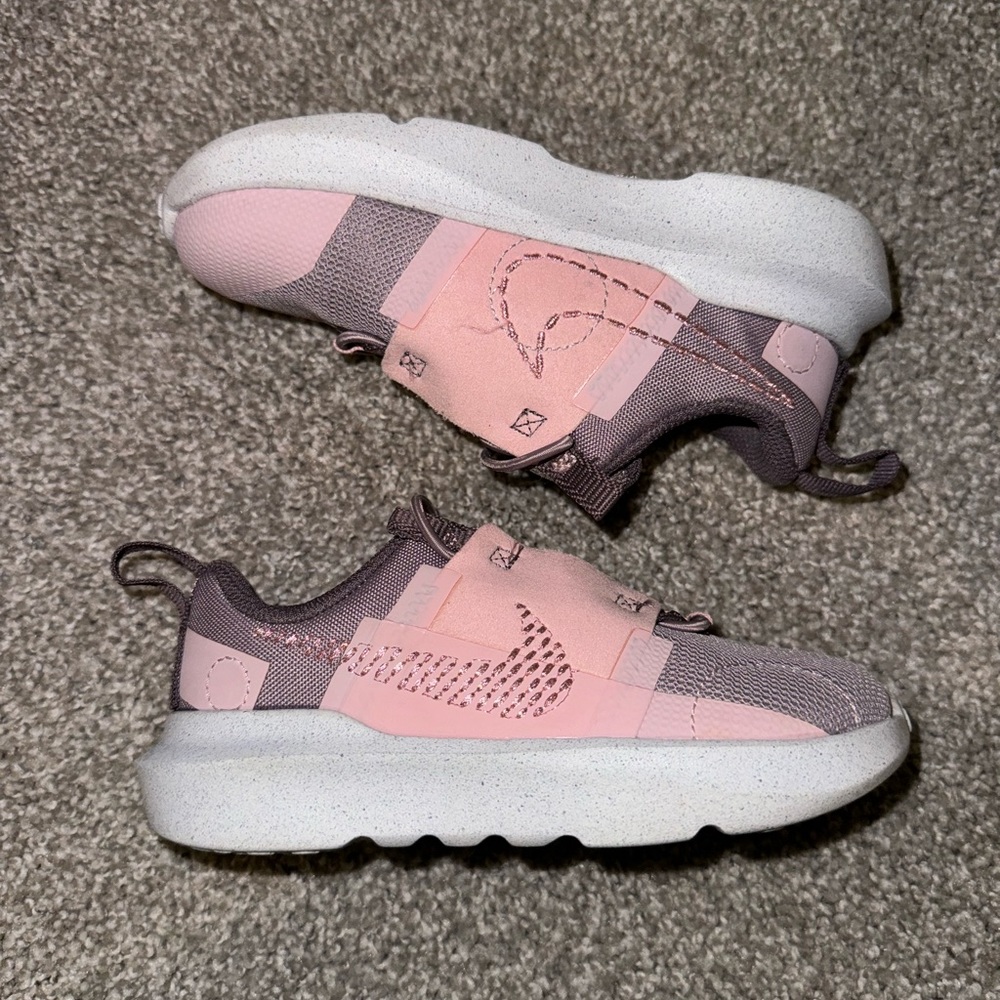 Toddler girl Nikes size 10C